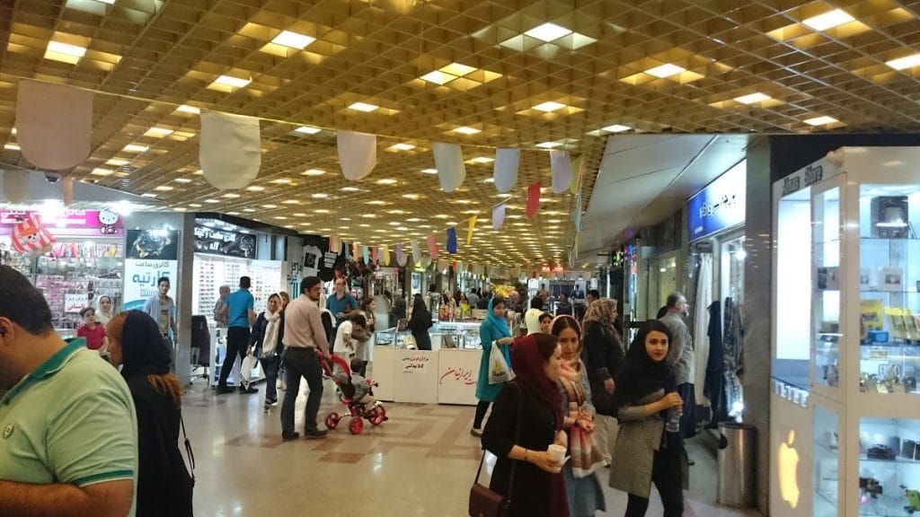 tehran laleh shopping center 1481030155696 | 10 مرکز خرید اصلی شهر تهران • درناتریپ ✈️
