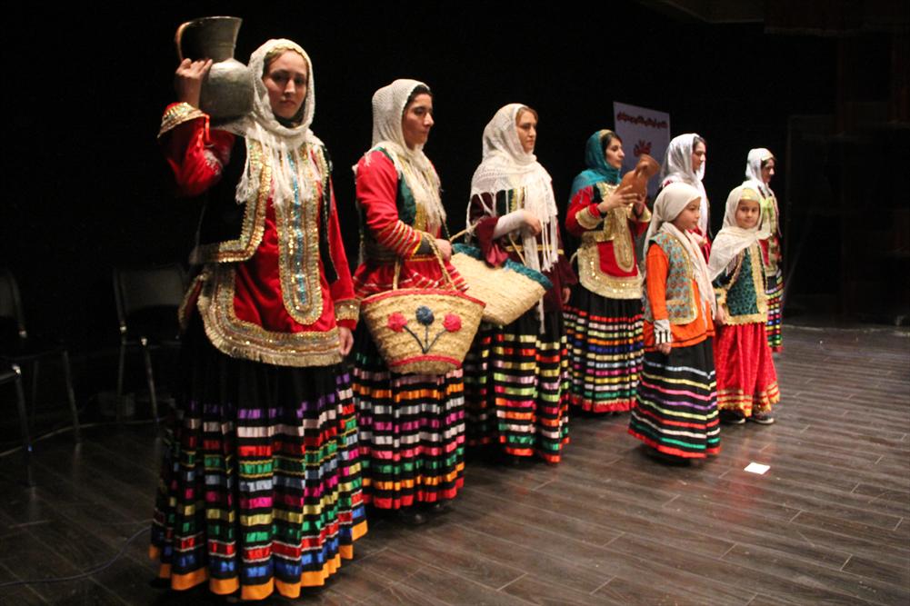 لباس‌ محلی گیلانی ؛ لباسی همرنگ طبیعت لباس سنتی بانوان و آقایان درناتریپ ️ 