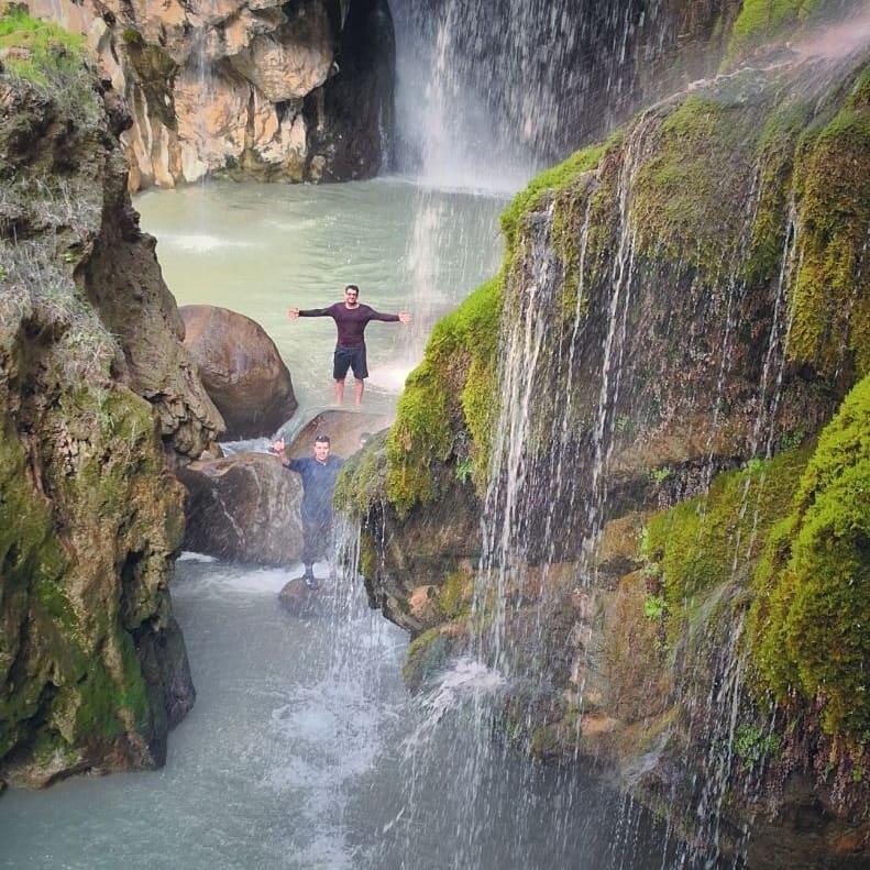 آبشار آب ملخ سمیرم اصفهان