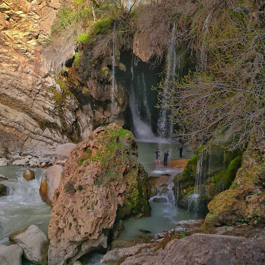 آبشار آب ملخ اصفهان