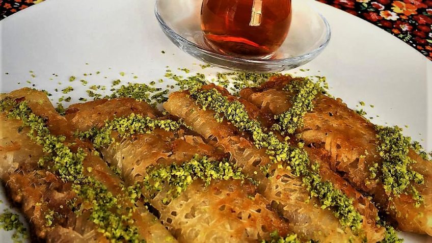 رشته خشکار سوغات گیلان