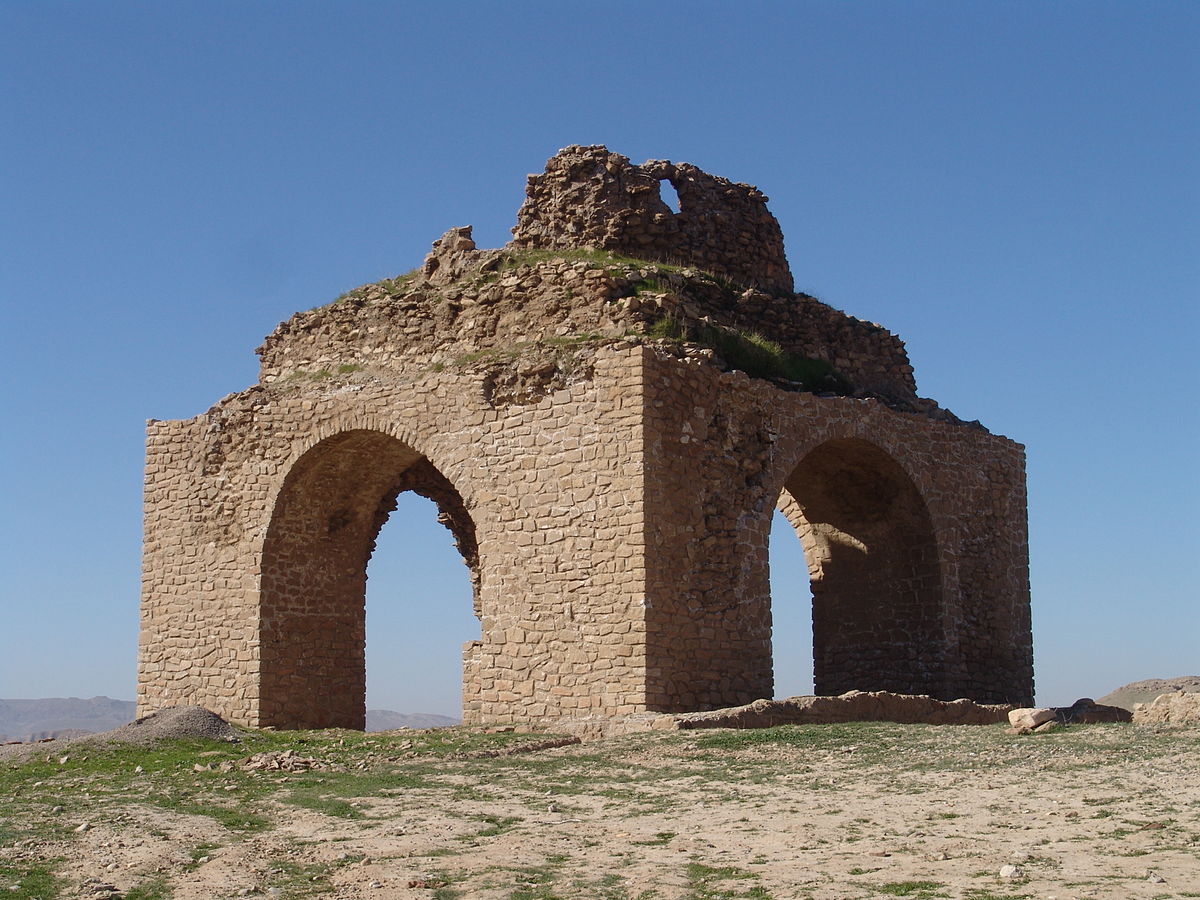 چهار طاقی خیرآباد گچساران