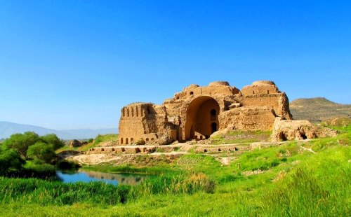 ardeshir palace firuzabad 01 | کتابخانه آبی شیراز • درناتریپ ✈️