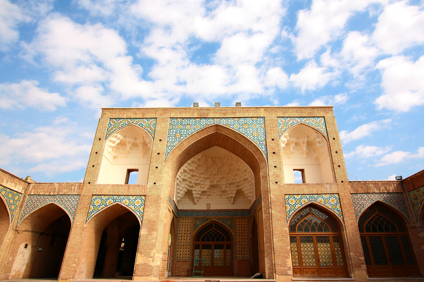 مسجد جامع قم 02 | جاهای دیدنی قم • درناتریپ ✈️