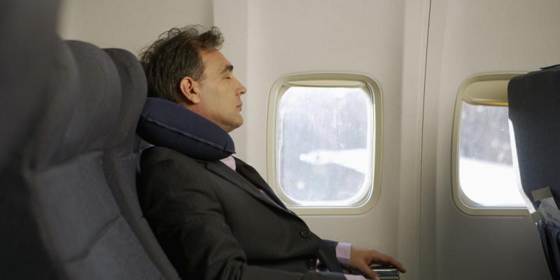 3 o MAN SLEEPING ON AEROPLANE facebook | راحت خوابیدن در هواپیما • درناتریپ ✈️