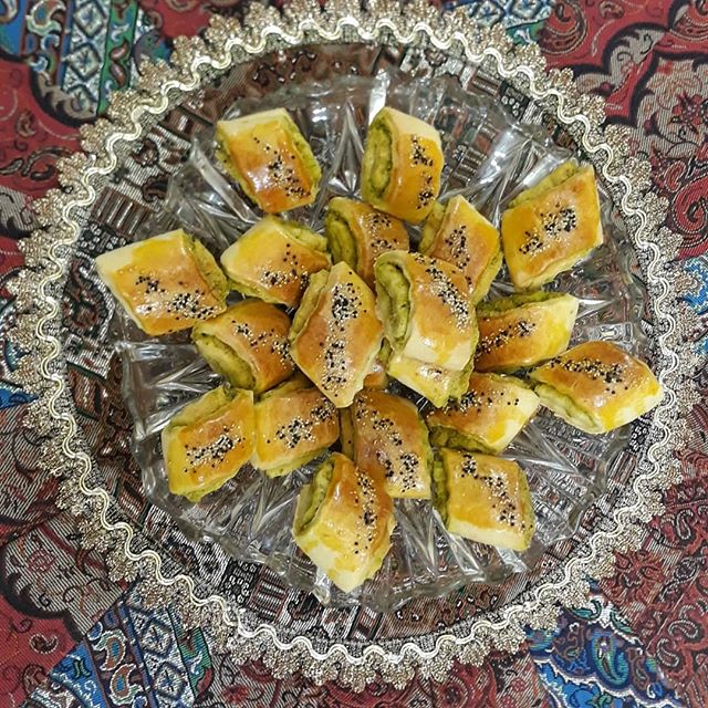نان نازک قزوینی از سوغات قزوین