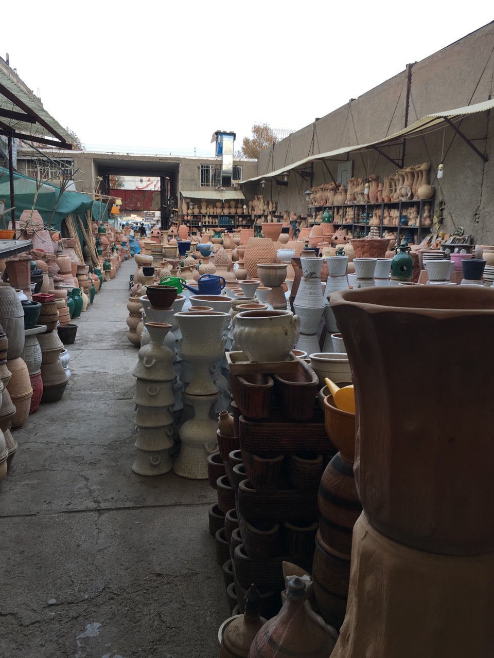 ظروف سفالی در بازار فتح آباد