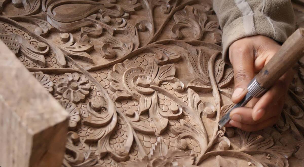 Carving on wood | منبت کاری • درناتریپ ✈️