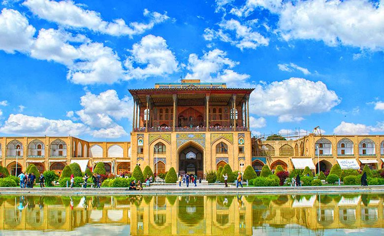 عالی قاپو | بهترین مقاصد گردشگری ایران در نوروز • درناتریپ ✈️